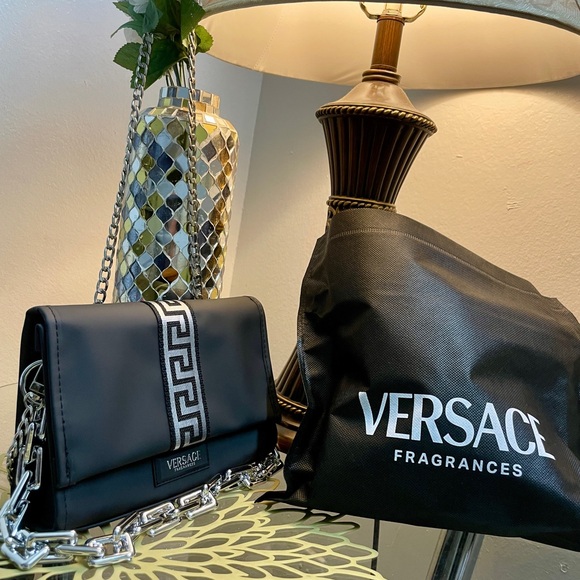 Versace - Picture 13 of 13